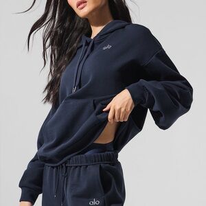ALO Yoga Women's Navy accolade Hoodie